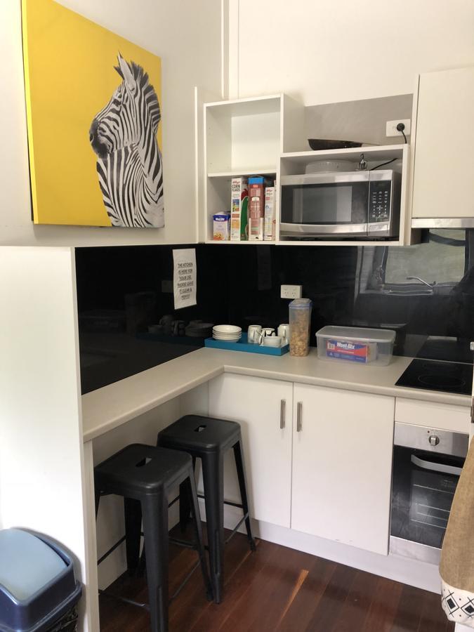 Gin Gin Budget Accommodation Экстерьер фото